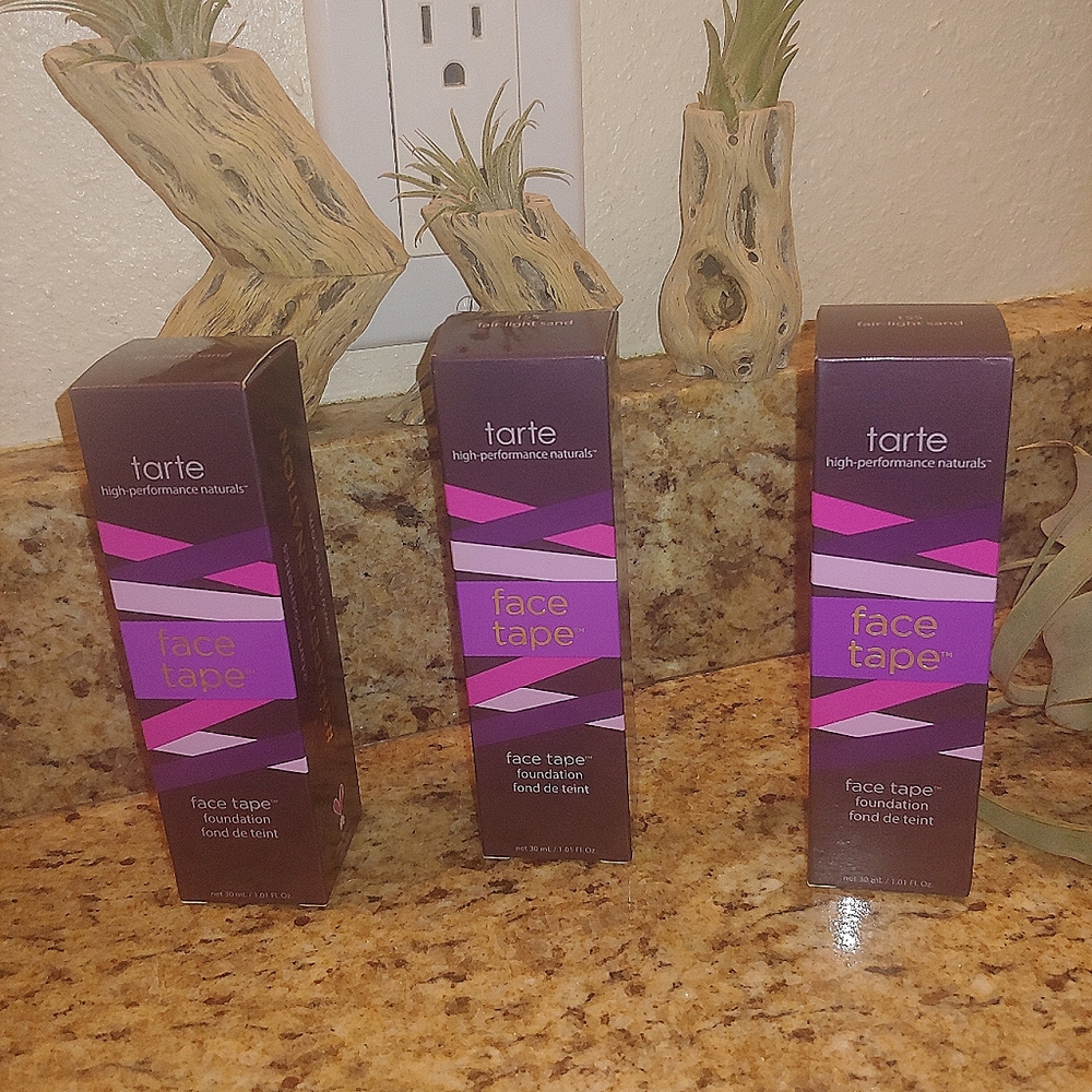 BNIBTartè Shape Tape High Performance Foundation